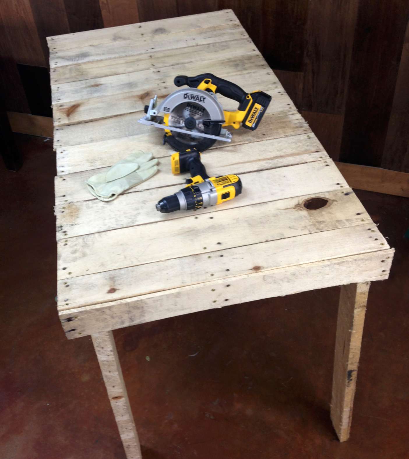 how-to-make-a-pallet-workbench-diy-projects-craft-ideas-how-to-s-for