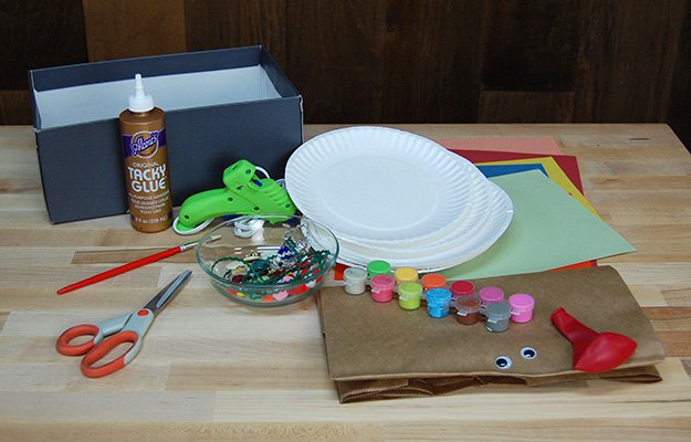 Supplies you'll need | Thanksgiving Kids Craft: Turkey Table Treasure