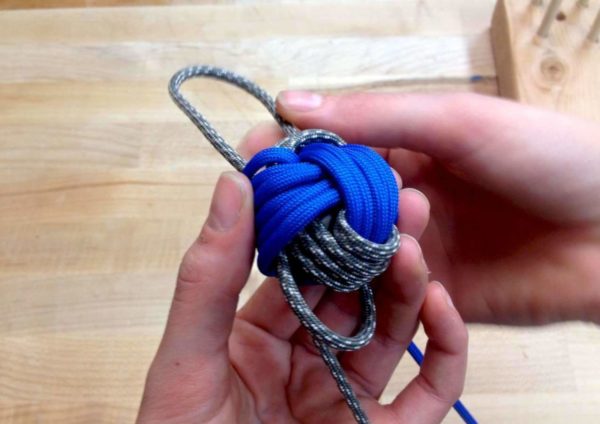 how-to-make-a-monkey-fist-with-a-jig