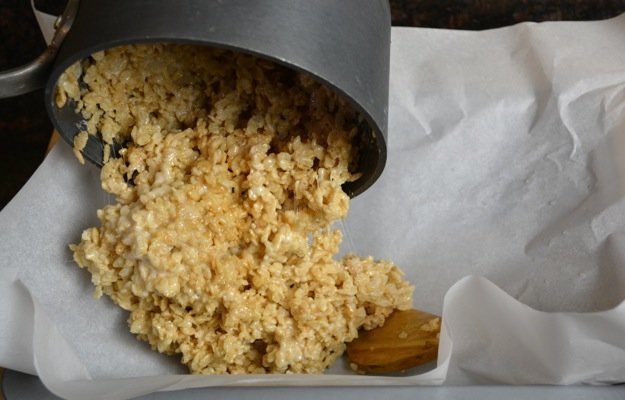 How-to-make-rice-krispie-treats23