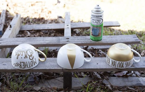 DIY Wedding Gifts | Hand Painted Gold Mugs