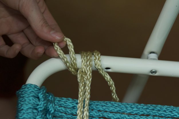 Start the Horizontal Weave | How To Make A Macrame Lawn Chair | DIY Projects 