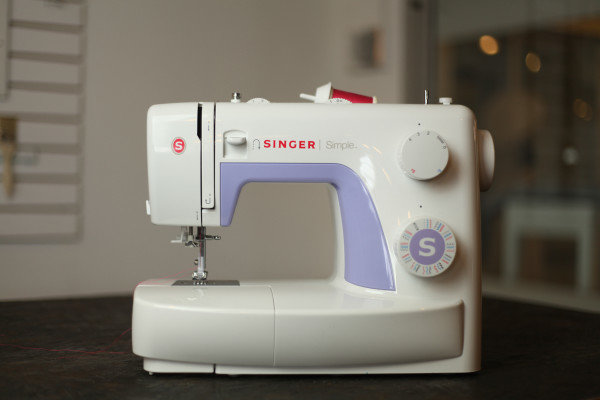 How to Thread a Singer Sewing Machine | DIY Projects.com