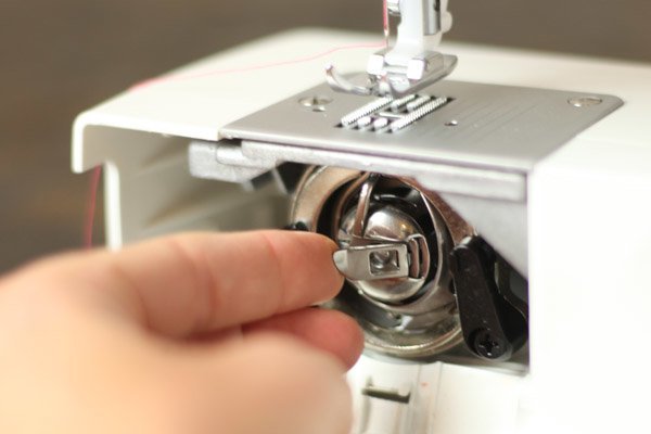 How to thread a sewing machine-15
