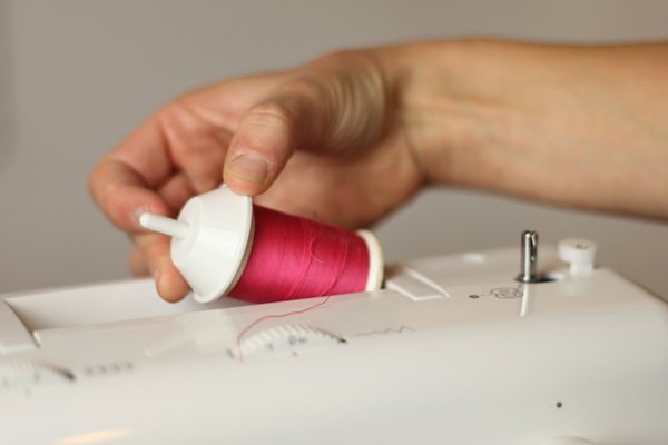 How to thread a sewing machine-4