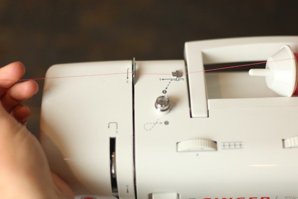How to thread a sewing machine-7