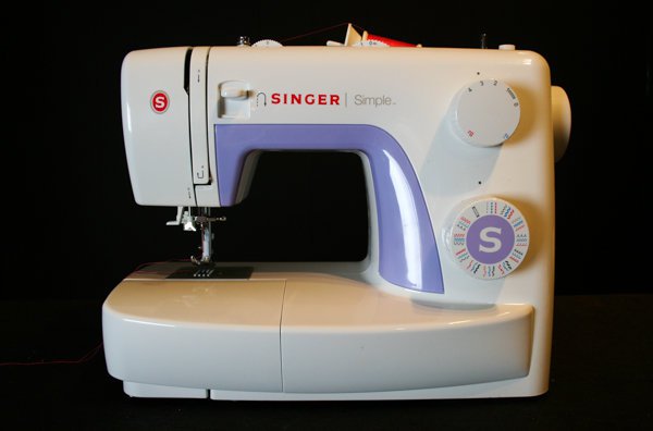 Singer sewing machine | check out diyprojects.com for sewing tutorials