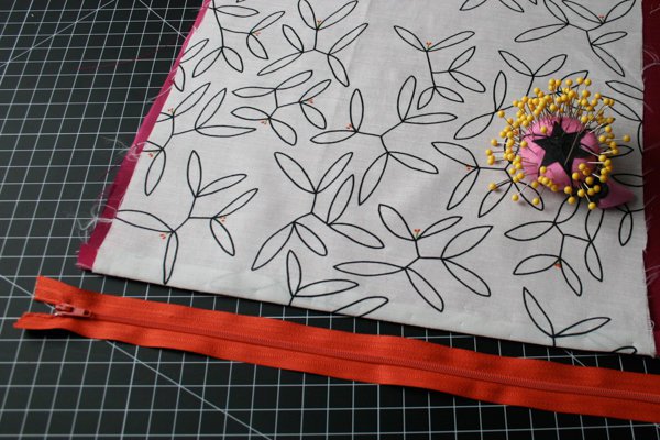 Adding a zipper | Sewing Tutorials on DIY Projects.com