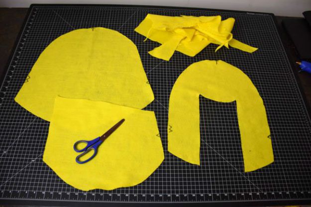 Finish cutting minion costume pieces | How To Make A Minion Costume | DIY Costume Plans 