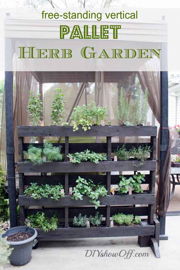 Free-Standing Vertical Pallet Garden | DIY Vertical Gardening Projects For Small Space Gardening | vertical wall garden