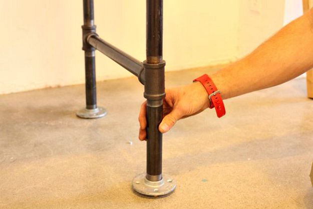 Leveling the Table | DIY Pipe Leg Table | Workbench Plans And Rustic Furniture Tutorial