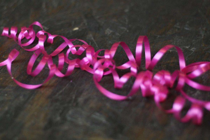 How to Make a Bow out of Curling Ribbon | DIY Curly Bows