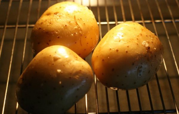 Don't use foil when making baked potatoes