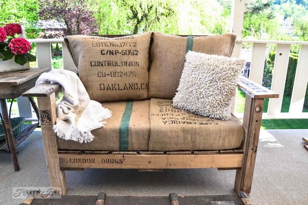 Pallet Wood Chair | 31 Super Cool DIY Reclaimed Wood Projects