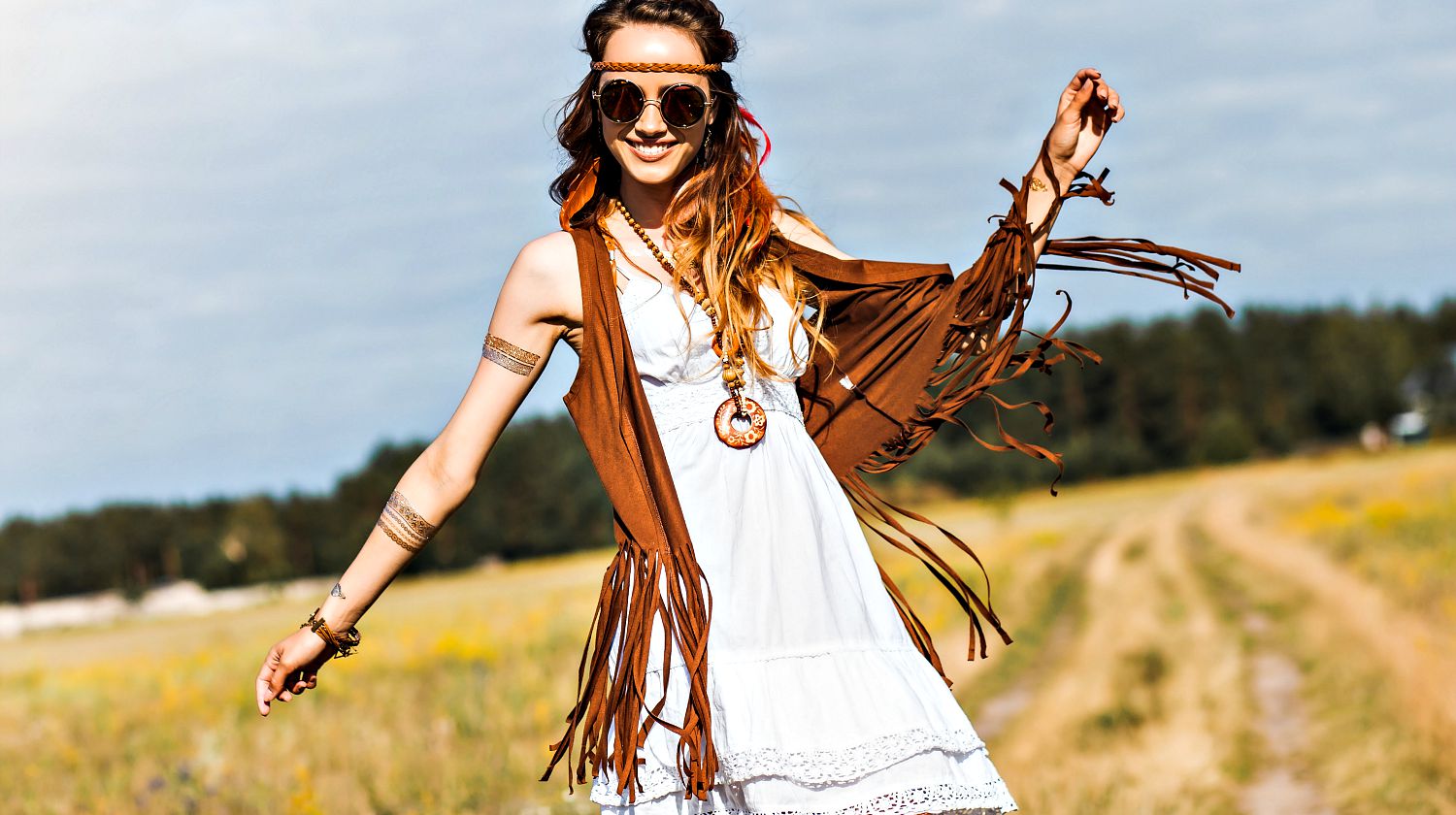 Pretty amazing free red-haired hippie girl dancing outdoors | The Simple No-Sew Draped Vest | Best of Fall Fashion Trends | Featured