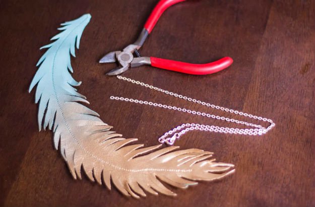 How to Make a Feather Necklace