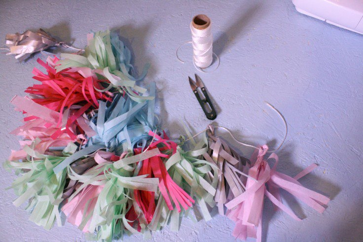 How to Make a Tassel Garland | DIY Tassel Projects | DIY Projects.com