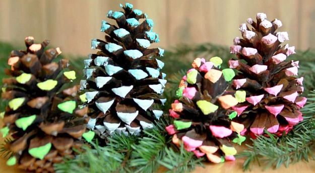 DIY Pine Cone Ornament | Stunning Homemade Christmas Ornaments You Can DIY On A Budget