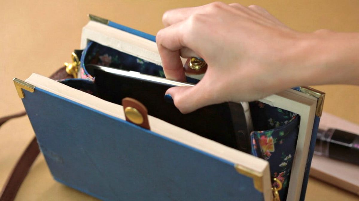 DIY book clutch bag | DIY Projects Made From Old Books | Art Of Upcycling 