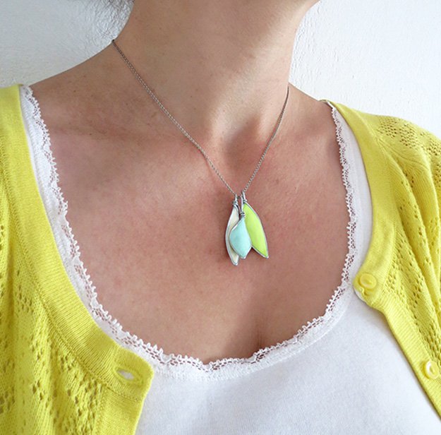 Easy DIY Pentant Necklace | https://diyprojects.com/diy-necklaces-diy-jewelry/