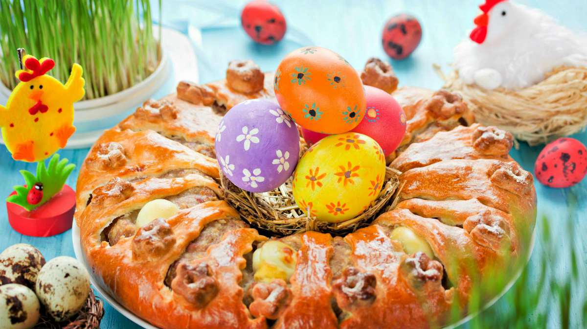 Meatloaf ring stuffed eggs for Easter dinner | Easter Crafts, Recipes, And Cool DIY Ideas For Your Celebration