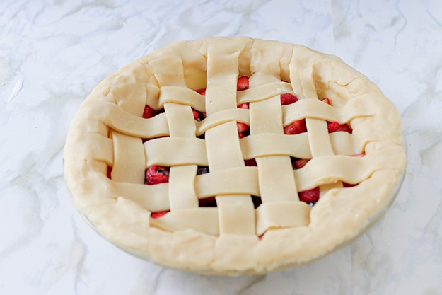 Best Savory Triple Berry Pie Dessert | www.diyprojects.com/triple-berry-pie-recipe/