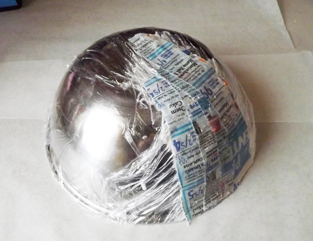 Easy Painted Paper Mache Bowl | https://diyprojects.com/how-to-make-diy-paper-mache-bowl/