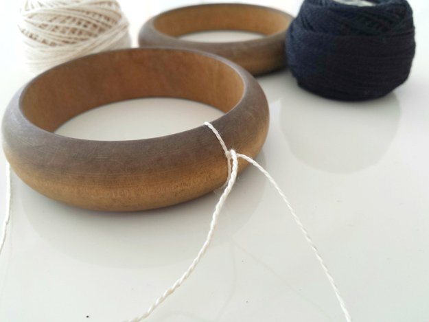 DIY Yarn Wrapped Bracelet | https://diyprojects.comhow-to-make-yarn-wrapped-diy-bracelet/