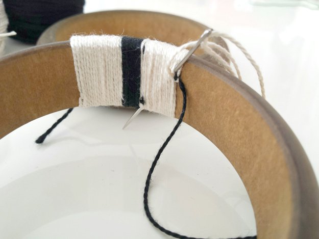 Fun DIY Yarn Wrapped Bracelet Ideas | https://diyprojects.comhow-to-make-yarn-wrapped-diy-bracelet/