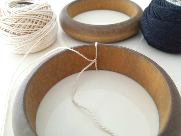 Fun Yarn Wrapped DIY Bracelet | https://diyprojects.comhow-to-make-yarn-wrapped-diy-bracelet/