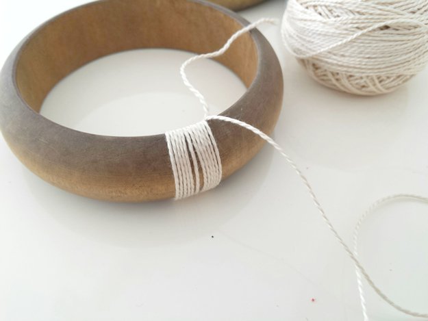 Yarn Wrapped Bracelet Crafts | https://diyprojects.comhow-to-make-yarn-wrapped-diy-bracelet/