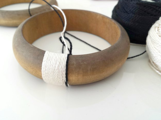DIY Yarn Wrapped Bracelet Projects | https://diyprojects.comhow-to-make-yarn-wrapped-diy-bracelet/