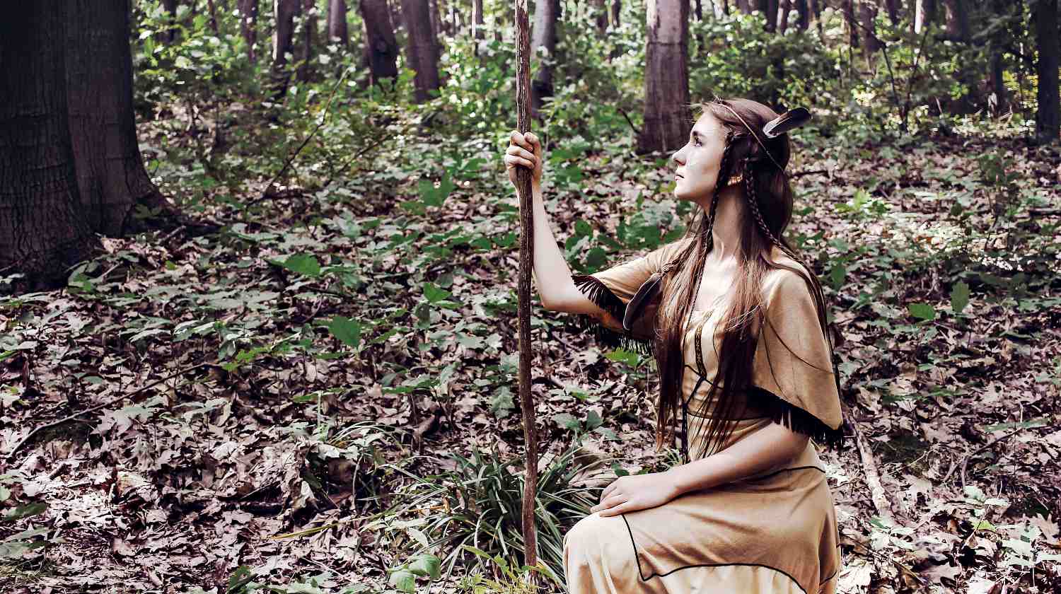beautiful native American | DIY Pocahontas Costume Ideas You Can Try | Featured