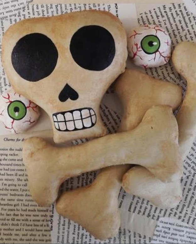 how to make DIY skull and bones, check it out at https://diyprojects.com/how-to-make-halloween-decorations-diy-skull-bones