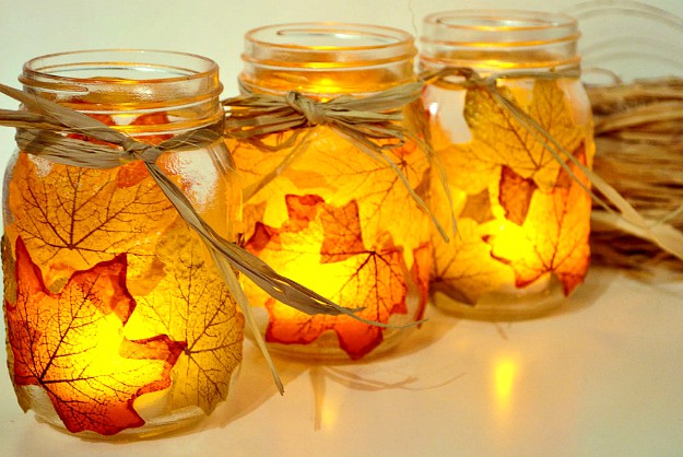 Fall Leaf Mason Jar Candle Holder | Amazingly #Falltastic Thanksgiving Crafts For Adults