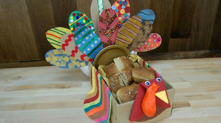 Thanksgiving Kids Craft | How To Make A DIY Turkey Table Treasure