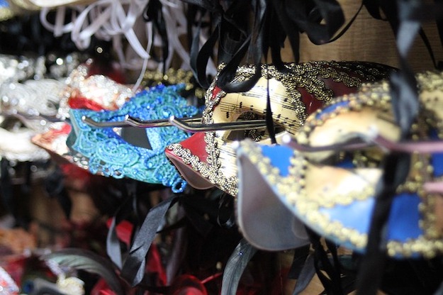 Check out 7 DIY Mardi Gras Masks | DIY Tutorials at https://diyprojects.com/7-diy-mardi-gras-masks-diy-tutorials/
