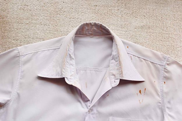 White Garment With A Rusty Mark | Simple Ways To Remove Stubborn Rust From Anything [Infographic]