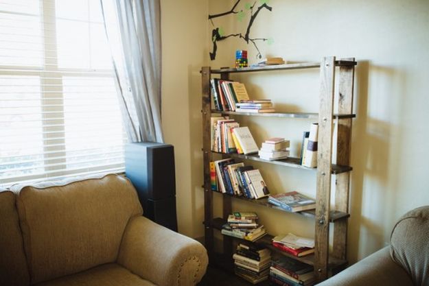 DIY Bookshelf | Building Your Own DIY Bookshelf By-the-Book