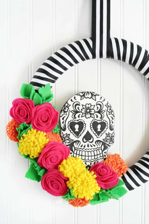 Sugar Skull Wreath | Breathtakingly Easy-to-Make DIY Halloween Decorations