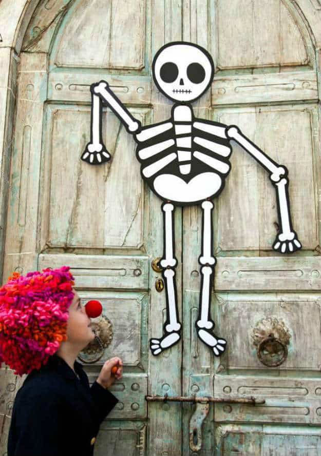 Trick-or-Treater Greeter | Breathtakingly Easy-to-Make DIY Halloween Decorations