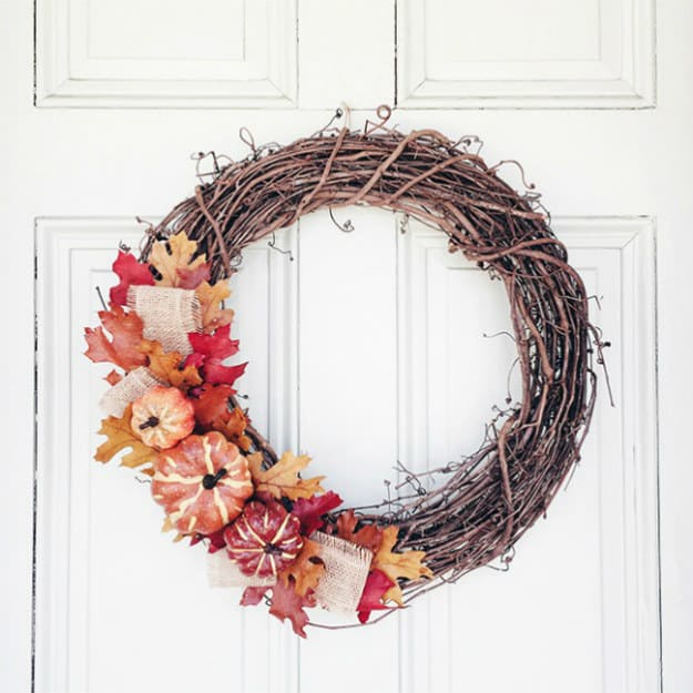 Pumpkin Patch Wreath | Breathtakingly Easy-to-Make DIY Halloween Decorations