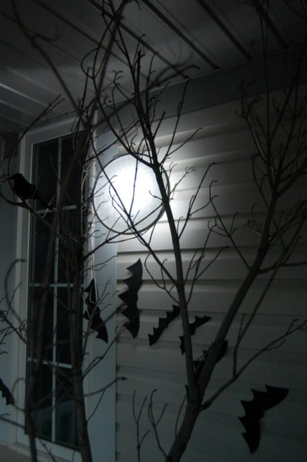 Spooktacular Full Moon | Breathtakingly Easy-to-Make DIY Halloween Decorations