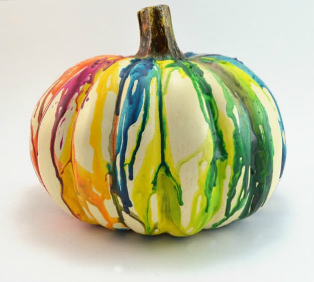 Melted Crayon Pumpkins | Breathtakingly Easy-to-Make DIY Halloween Decorations