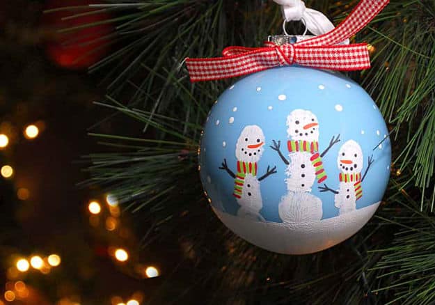 Simple DIY Fingerprint Snowman Ornament | Easy DIY Christmas Ornaments For A Personalized Tree Decor