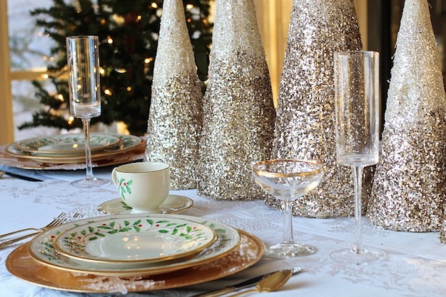Check out 10 Easy Table Centerpieces You Can DIY Before New Year's Eve at https://diyprojects.com/centerpiece-ideas-for-new-year/