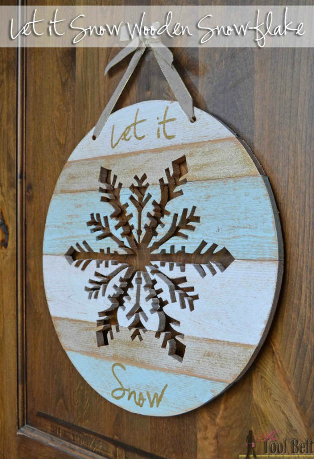 Snowflake Door Hanger | Awesome Wood Crafts to Beautify Your Home This Winter