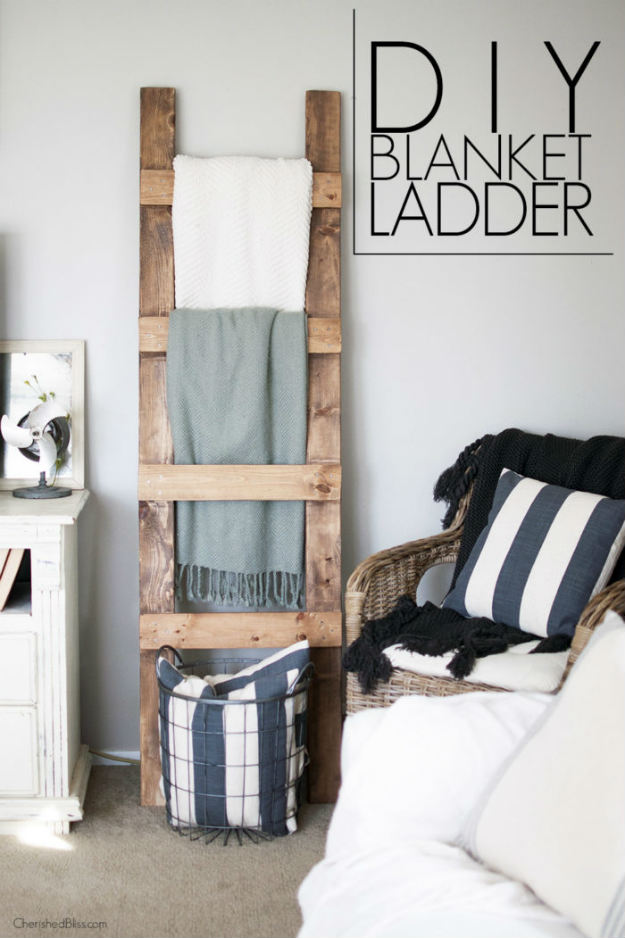 Blanket Ladder | Awesome Wood Crafts to Beautify Your Home This Winter