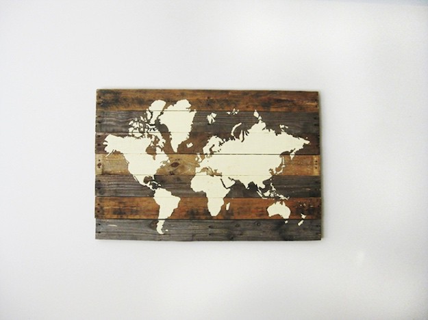 Pallet Board World Map | Creative Wood Wall Art Ideas You Can Do On Weekends