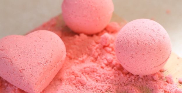 DIY Bath Bombs | Insanely Easy DIY Projects For Beginners